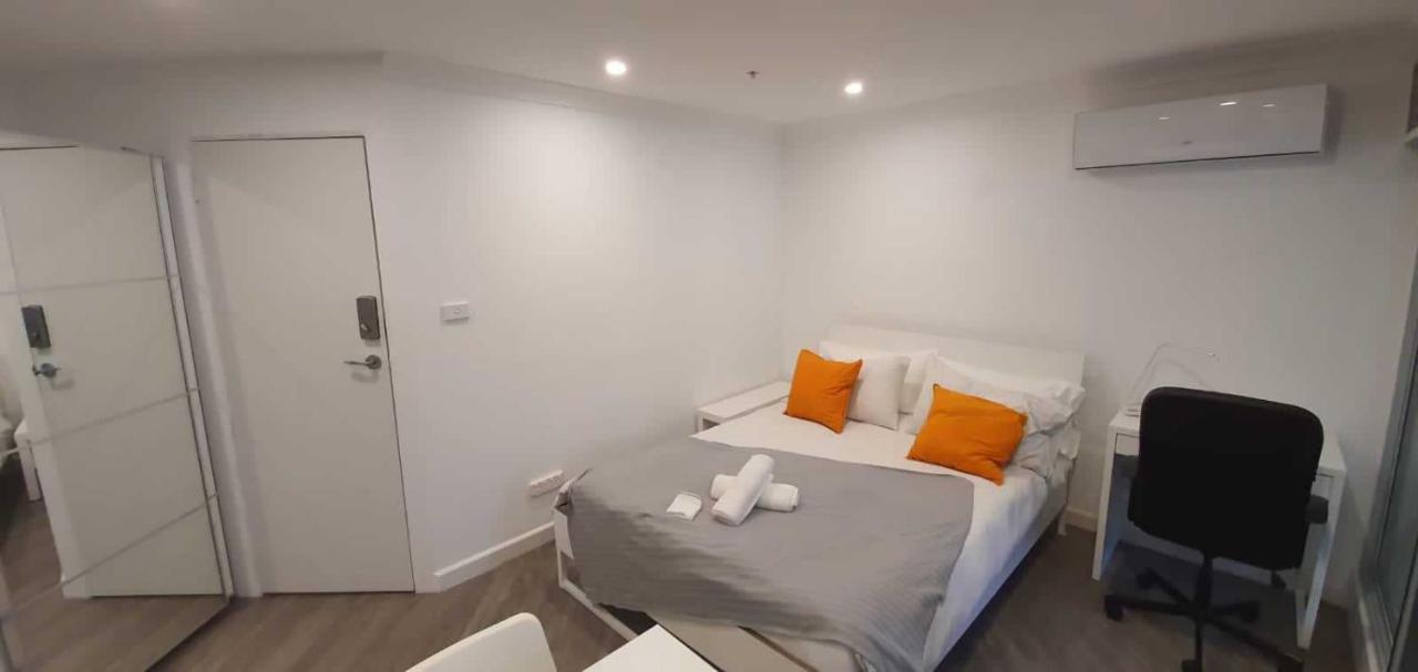 Dana-Cozy Studio With Shared Entry In The City Canberra Exterior foto